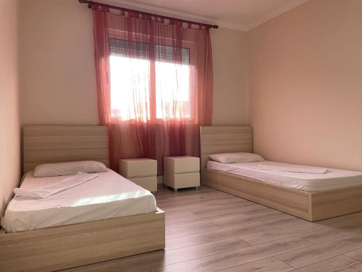 Prestige Rentals Shkodër Esterno foto